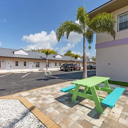 Beach Side Studio With Pool And Parking Apartment Clearwater Exterior photo