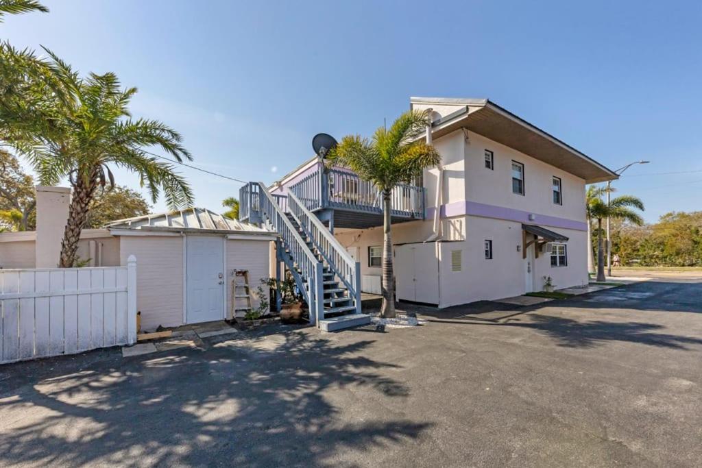 Beach Side Studio With Pool And Parking Apartment Clearwater Exterior photo